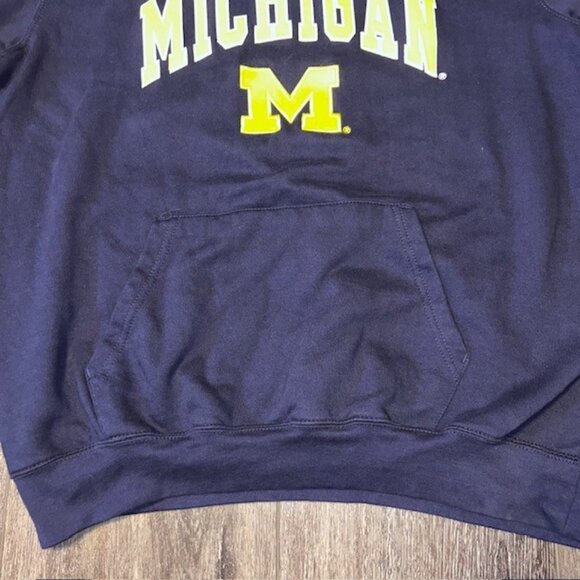University Of Michigan Wolverines Adidas Men’s Pullover Hoodie Size Large  NWOT - Picture 2 of 6